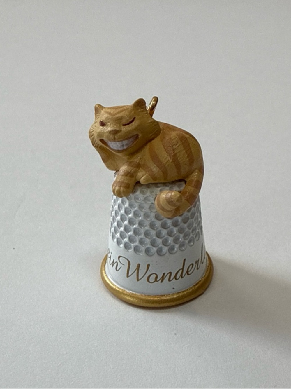 Cheshire cat on thimble ornament tiny VTG